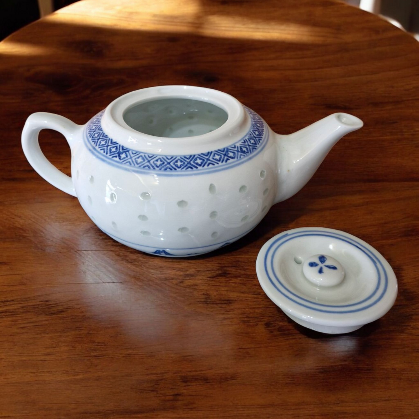 Chinese Tea Set - Blue and White Rice Pattern - 6 Cups - 650ml.