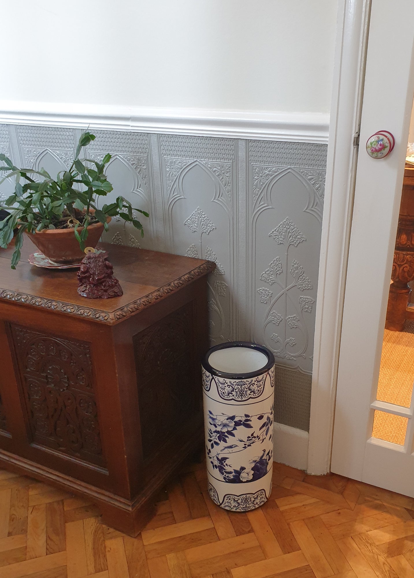 Umbrella Stand / Stick Holder - Chinese Ceramic - Rambling Rose Pattern