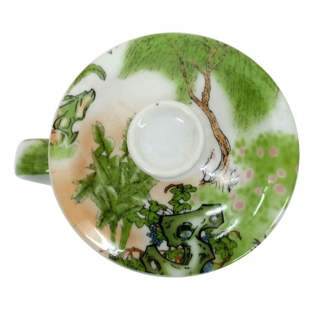 Porcelain Chinese Tea Mug with Infuser and Lid - Two Ladies Pattern