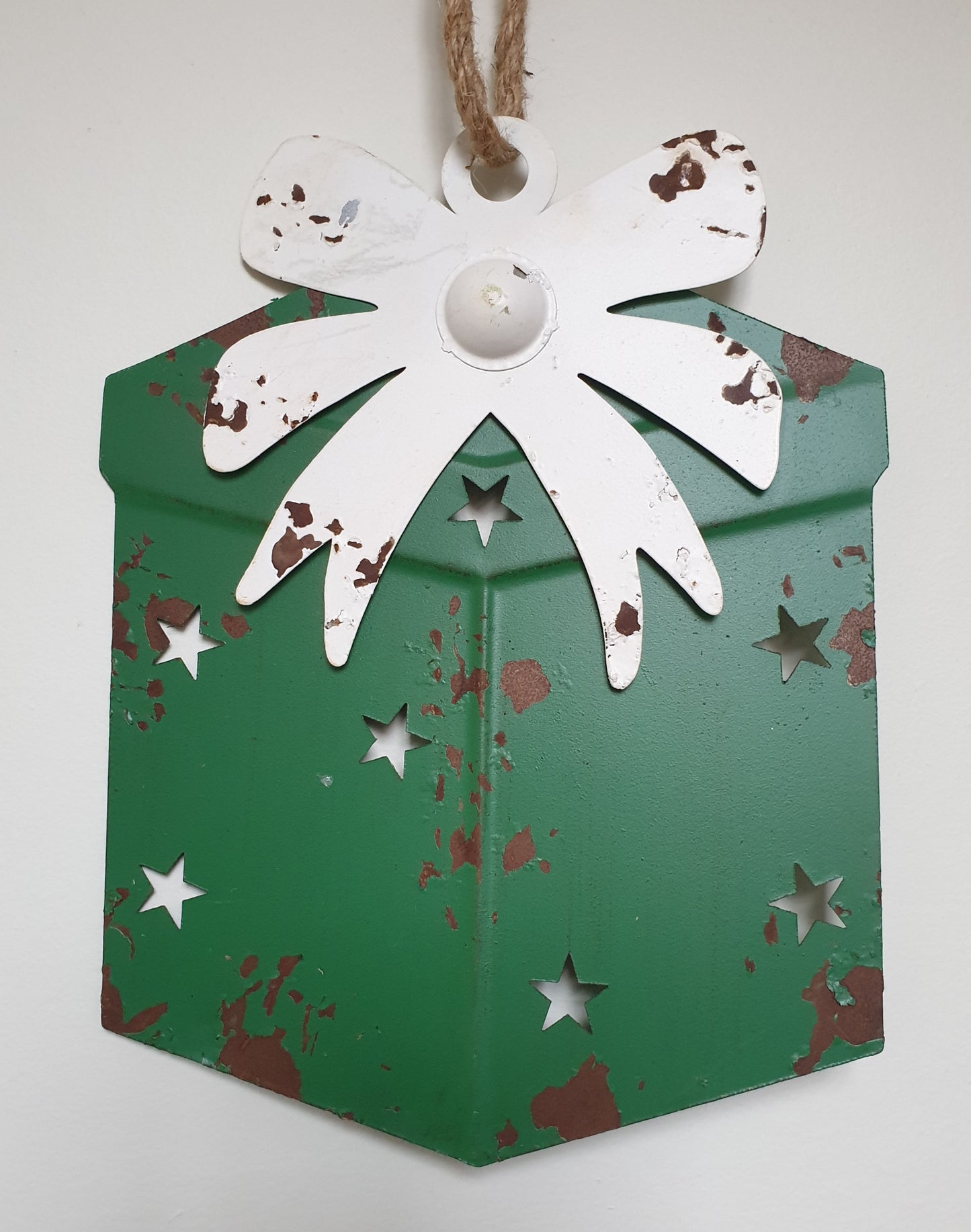 Hanging Green Metal Christmas Gift Box - White Ribbon - Distressed Finish - 26cm