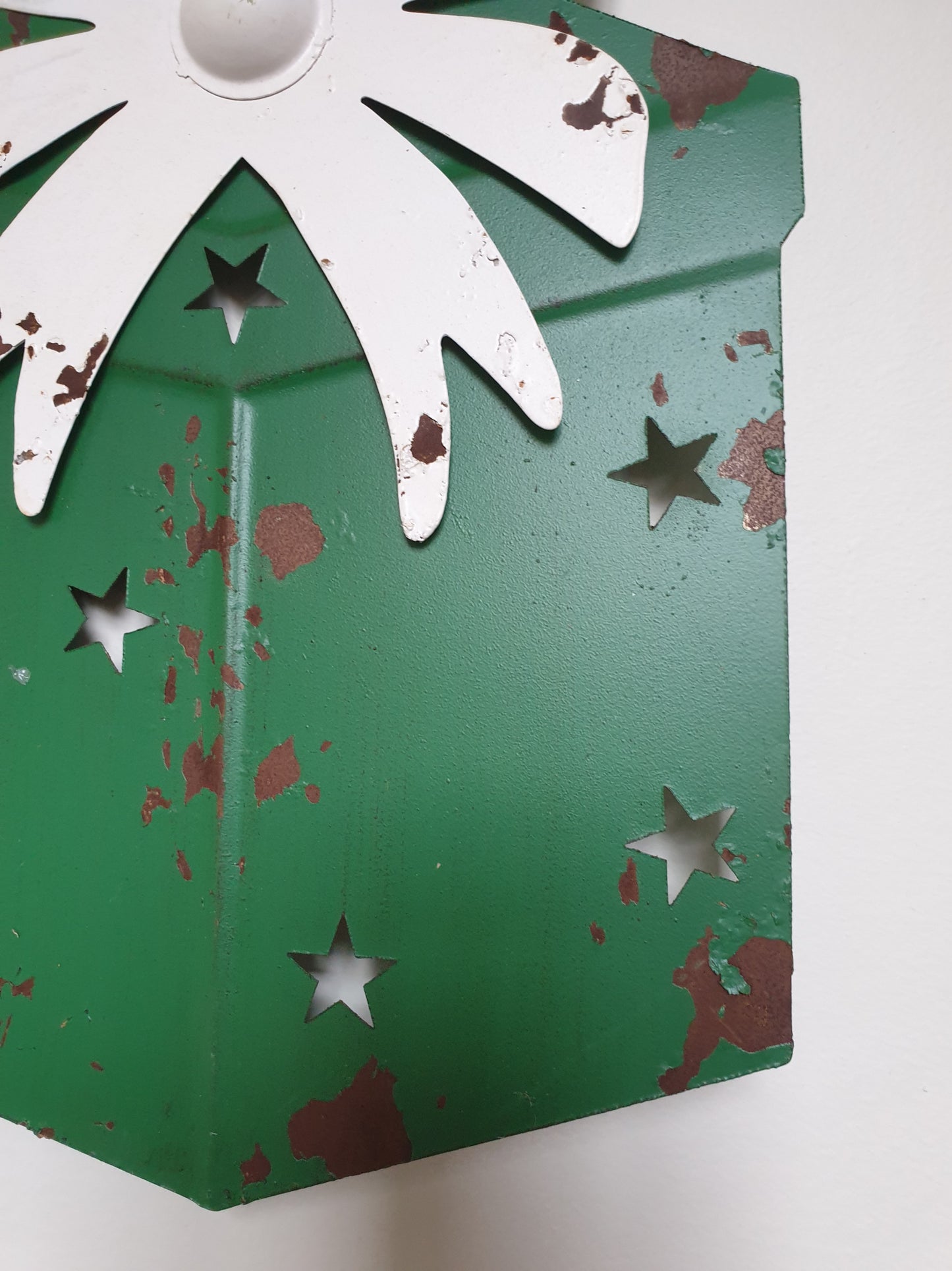 Hanging Green Metal Christmas Gift Box - White Ribbon - Distressed Finish - 26cm
